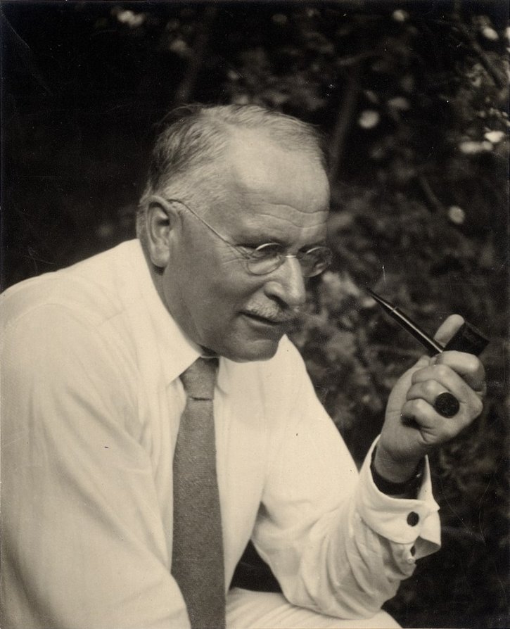 Carl Gustav Jung (* 26. Juli 1875 in Kesswil, Kanton Thurgau; † 6. Juni 1961 in Küsnacht, Kanton Zürich), meist kurz C. G. Jung, war ein Schweizer Psychiater und 1913 der Begründer der analytischen Psychologie. Anhänger dieser Richtung werden Jungianer genannt.